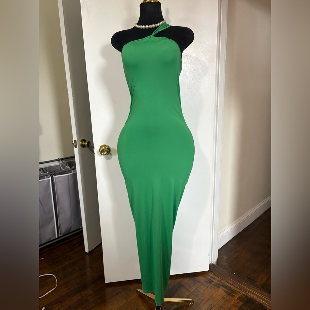 Elegant Green One-Shoulder Dress